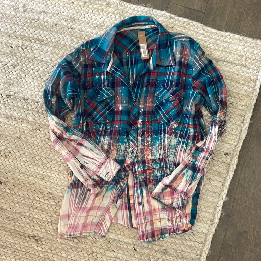 NWT- ombre flannel shirt. Beautiful spring colors, lighter weight medium